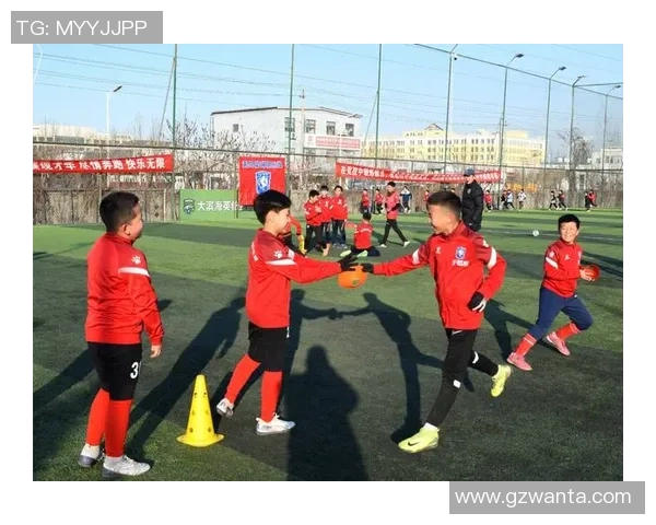 足球培基地助力青少年成长打造未来足球之星的摇篮